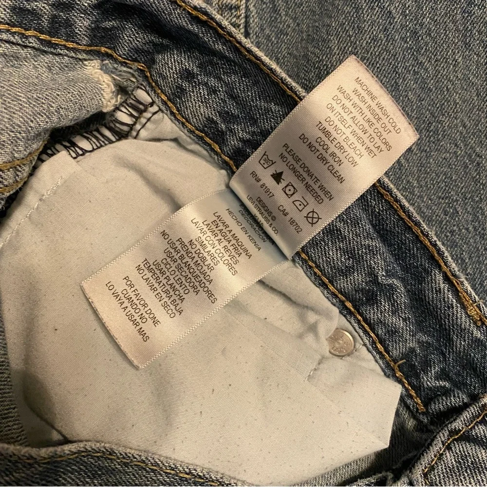 Levi’s 550 red tab blue jeans size 10 husky, 30 inch waist 25 inch inseam.